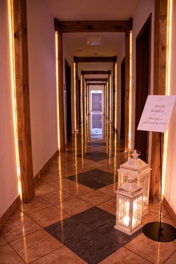 Dwor Czarneckiego Hotel Porosły Buitenkant foto