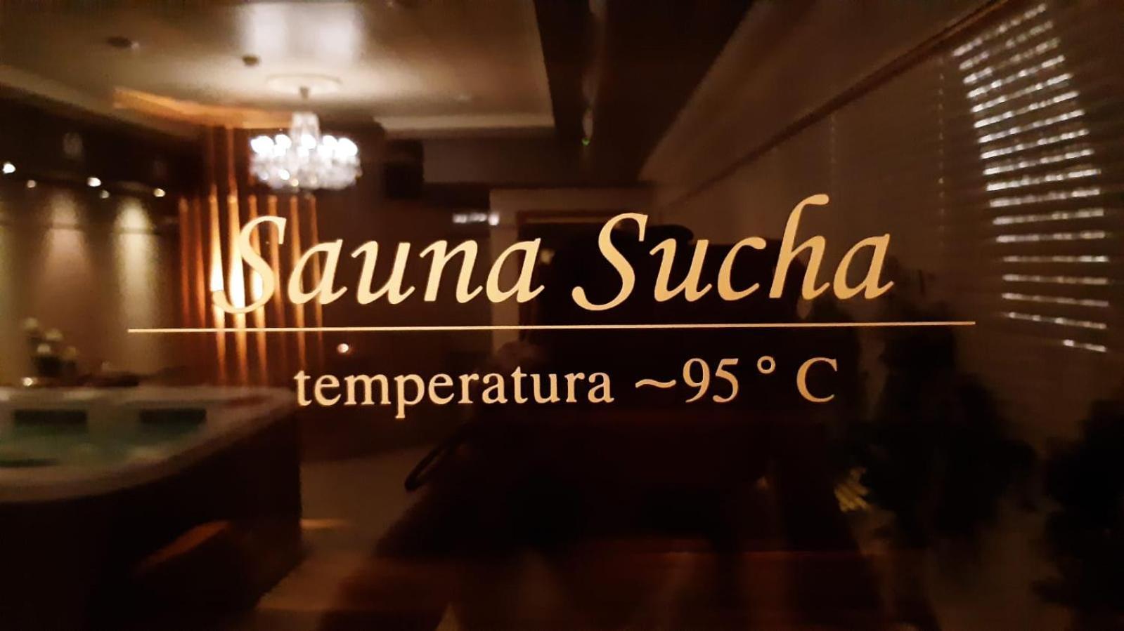 Dwor Czarneckiego Hotel Porosły Buitenkant foto