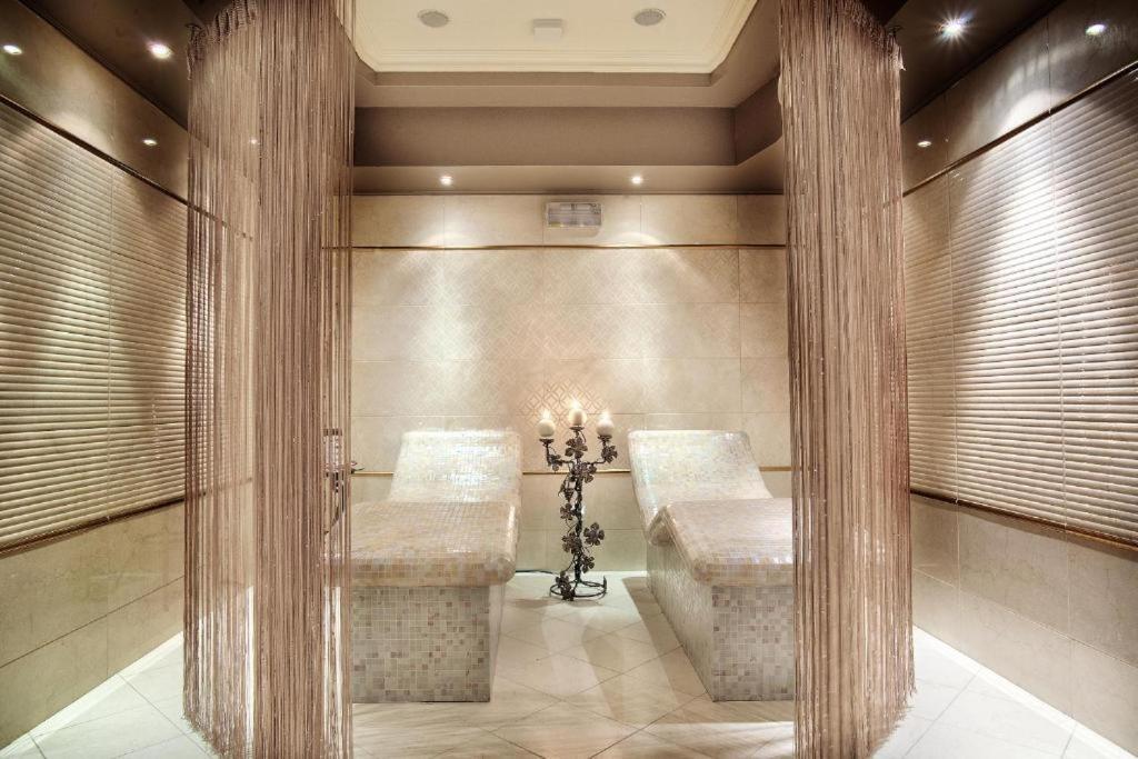 Dwor Czarneckiego Hotel Porosły Buitenkant foto