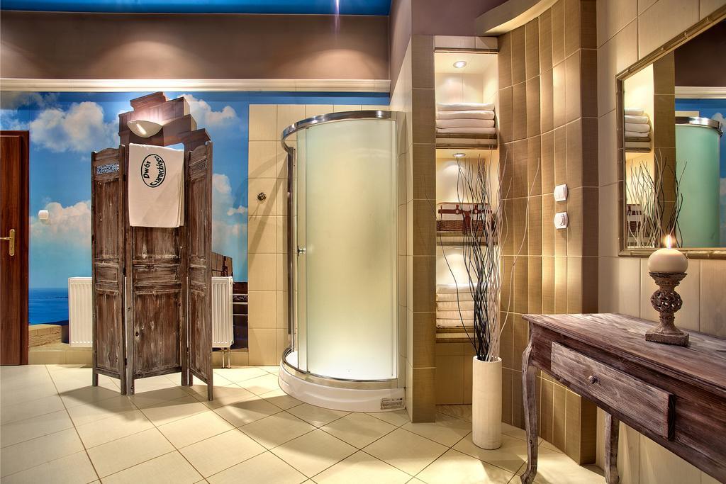 Dwor Czarneckiego Hotel Porosły Buitenkant foto