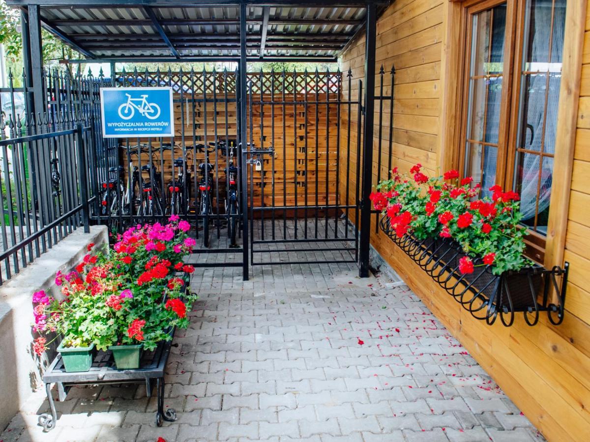 Dwor Czarneckiego Hotel Porosły Buitenkant foto